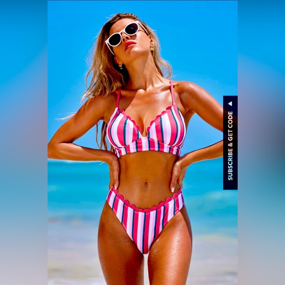 Cupshe Bikini Bralette & Cheeky Bottoms Set - Picture 1 of 7